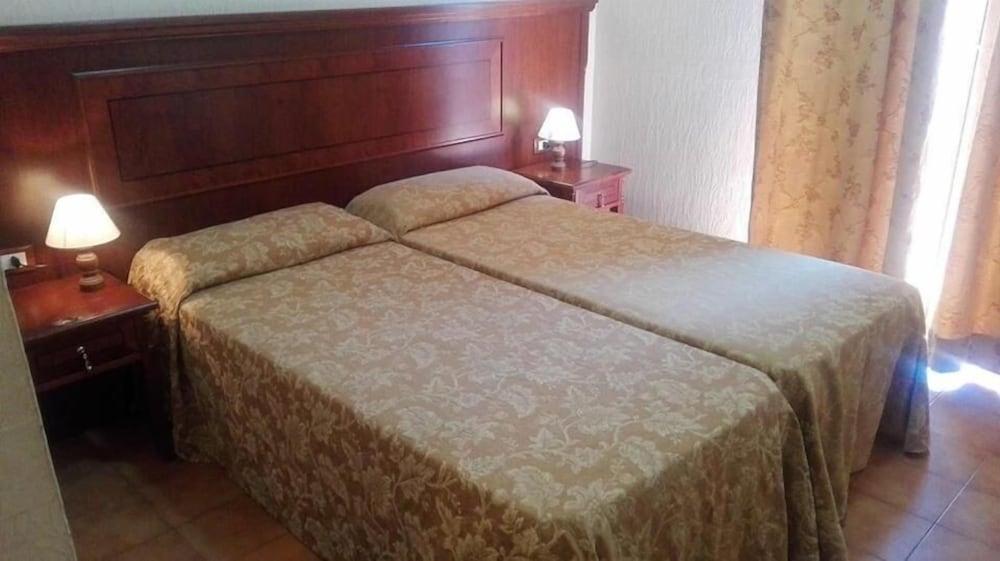 Hotel Cinecitta Рим Экстерьер фото