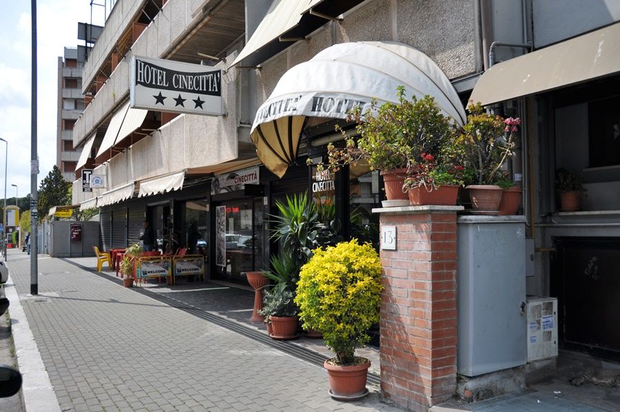 Hotel Cinecitta Рим Экстерьер фото